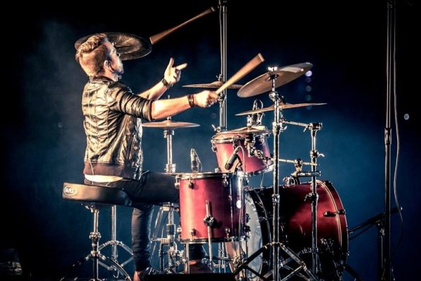 Игра на барабанах, фото 3.