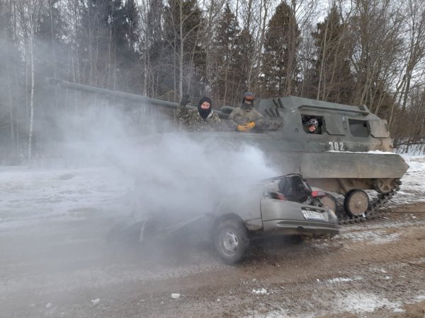 Армата-тур на танке, фото 2.